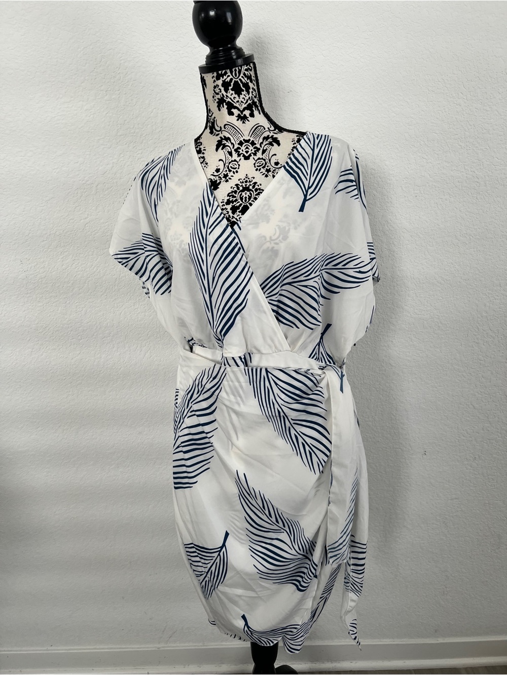 SHEIN Curve 2XL White Blue Leaf Print Wrap Midi Dress Belted